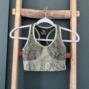 NWOT Black and Green Snake Skin Pattern Razor Back Sports Bra Size Small